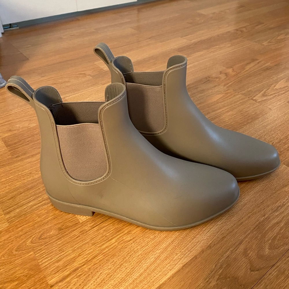 A NEW DAY | Chelsea Rain Boots